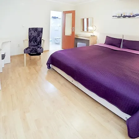 Gæstehus Astra 4*